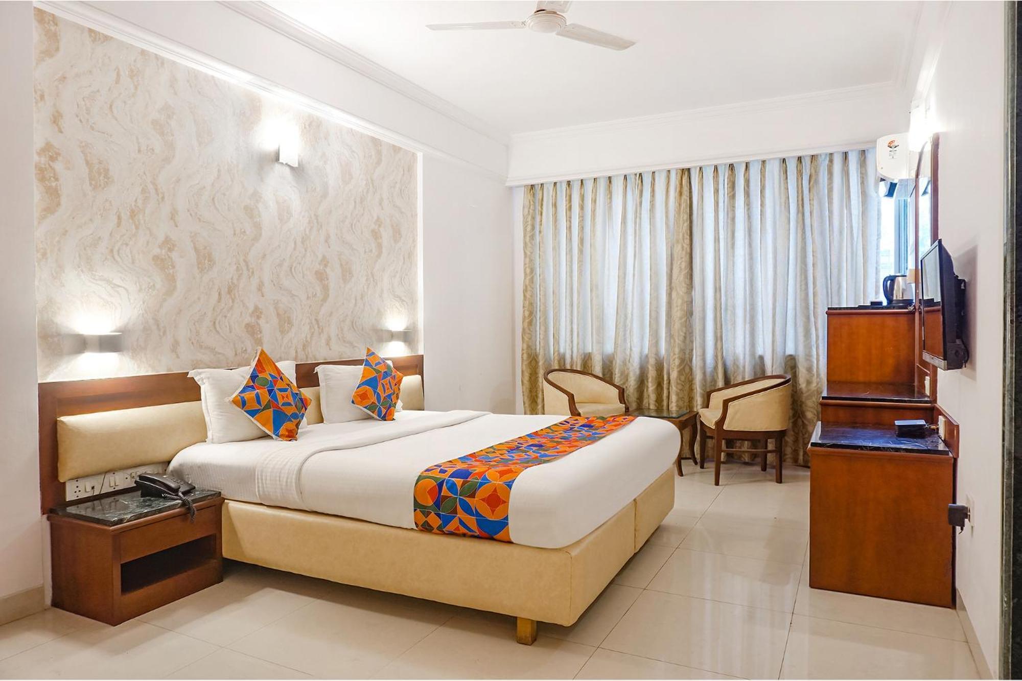 Hotel Fabhotel Prime Golden Emerald - Nr St Mary's Church Cni 4*